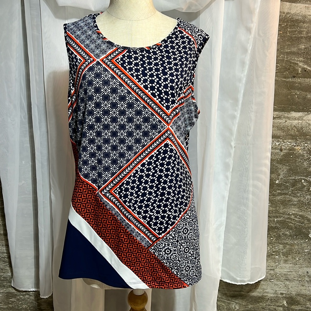 Perception concept red wht blue tank